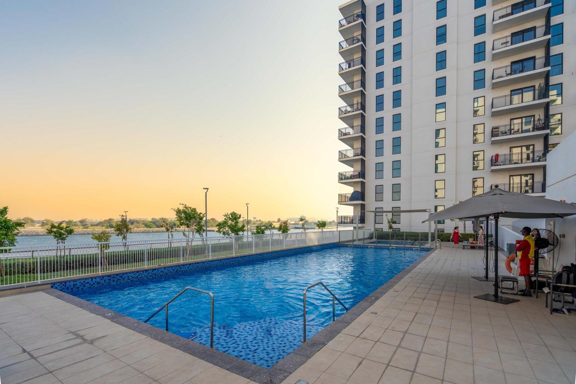 Appartement Bohochic Yasisland: Beside “f1” Abou Dabi